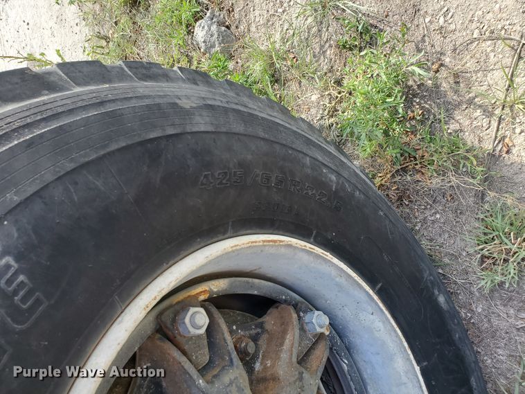 image for item GM9297 1995 Ford L8000  ready mix truck