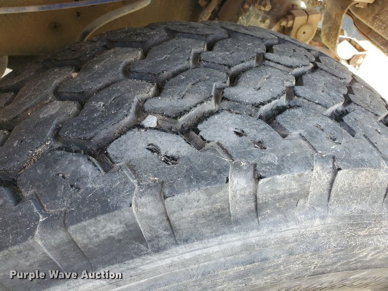 image for item GM9297 1995 Ford L8000  ready mix truck