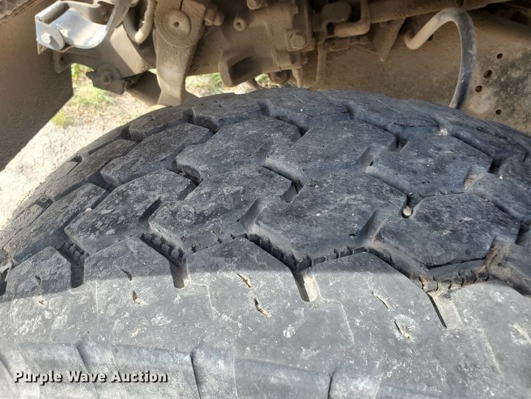 image for item GM9297 1995 Ford L8000  ready mix truck