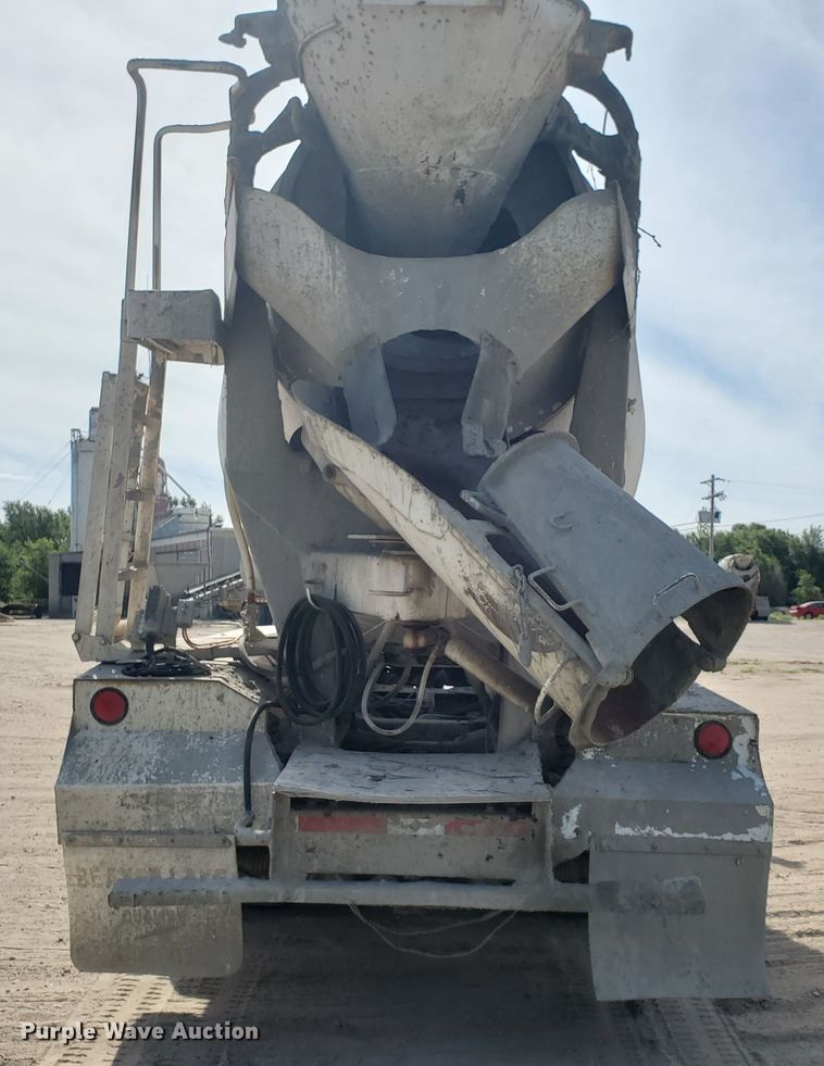 image for item GM9299 2003 Kenworth T800  ready mix truck