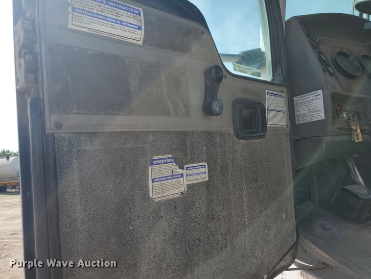 image for item GM9299 2003 Kenworth T800  ready mix truck