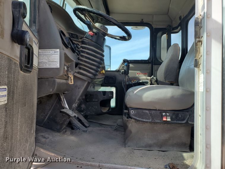 image for item GM9299 2003 Kenworth T800  ready mix truck