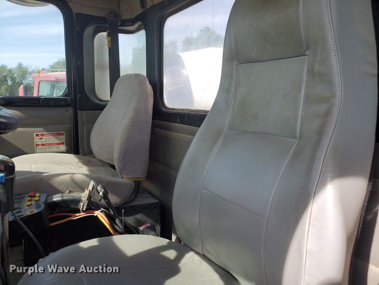 image for item GM9299 2003 Kenworth T800  ready mix truck