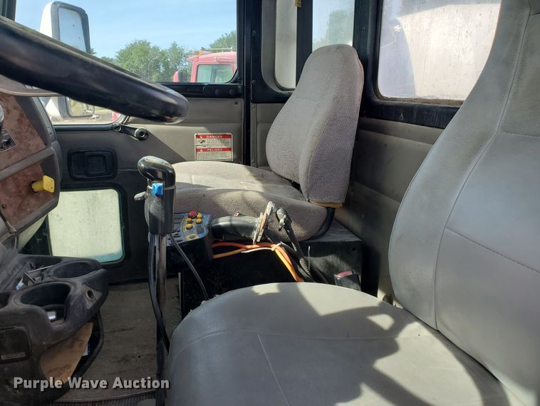 image for item GM9299 2003 Kenworth T800  ready mix truck