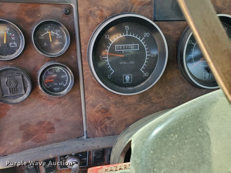 image for item GM9299 2003 Kenworth T800  ready mix truck