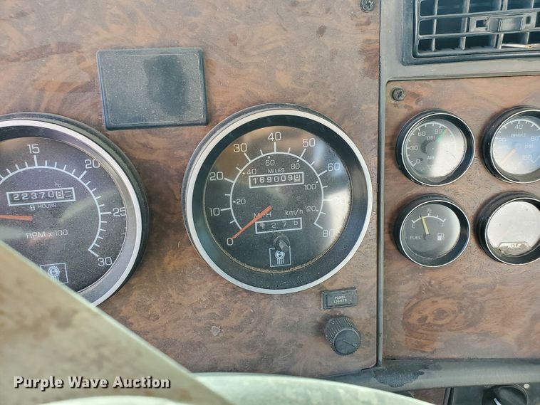 image for item GM9299 2003 Kenworth T800  ready mix truck