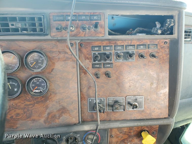 image for item GM9299 2003 Kenworth T800  ready mix truck