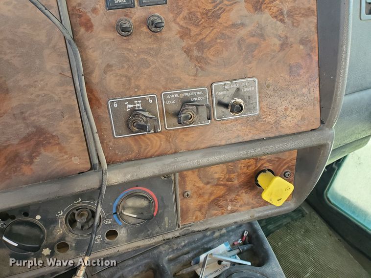 image for item GM9299 2003 Kenworth T800  ready mix truck