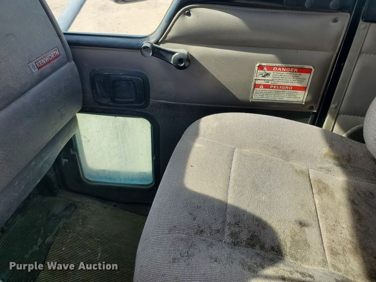 image for item GM9299 2003 Kenworth T800  ready mix truck