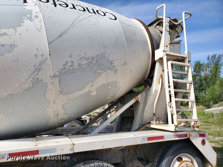 image for item GM9299 2003 Kenworth T800  ready mix truck