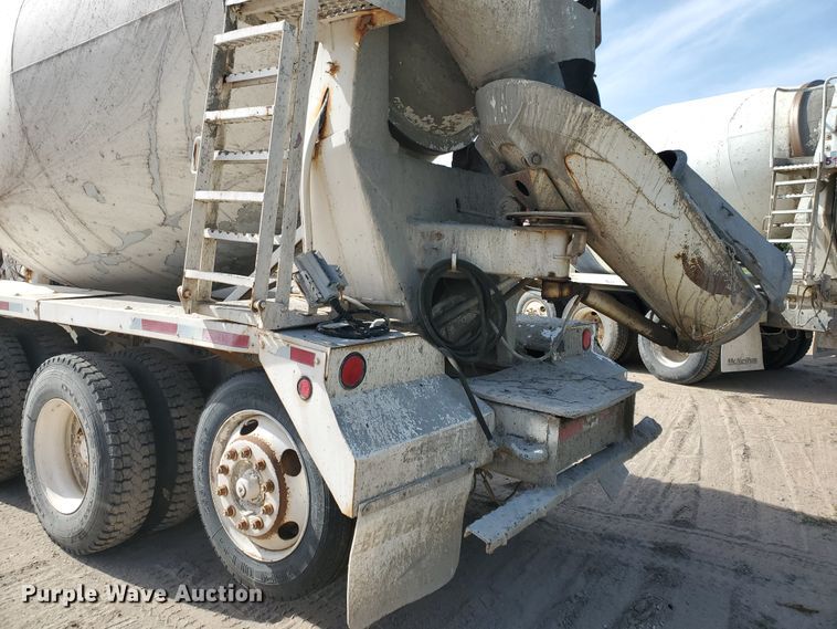 image for item GM9299 2003 Kenworth T800  ready mix truck