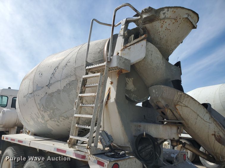 image for item GM9299 2003 Kenworth T800  ready mix truck