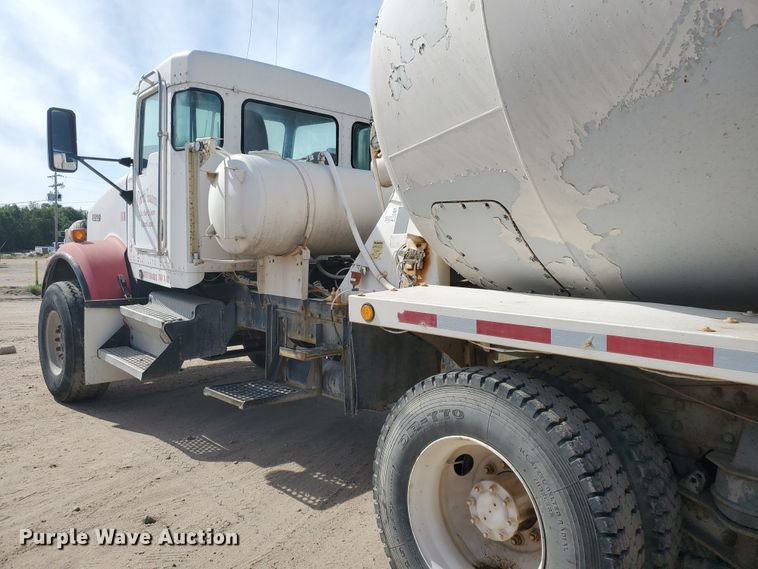 image for item GM9299 2003 Kenworth T800  ready mix truck