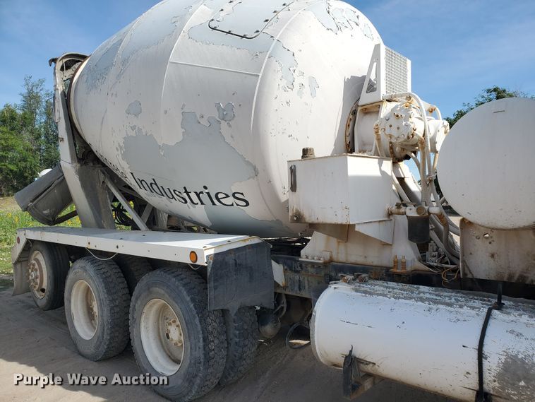 image for item GM9299 2003 Kenworth T800  ready mix truck