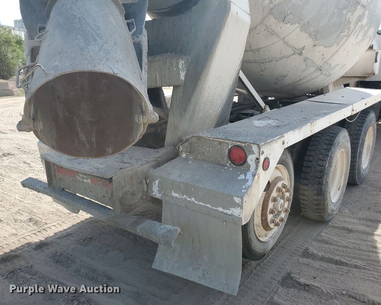 image for item GM9299 2003 Kenworth T800  ready mix truck