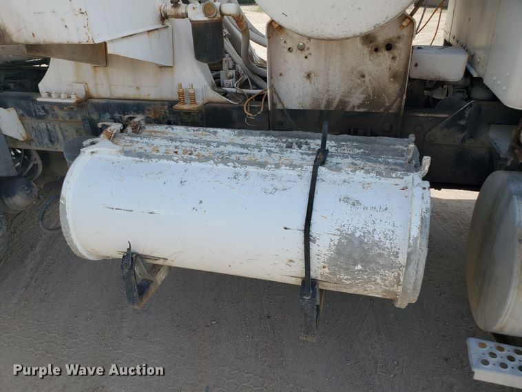 image for item GM9299 2003 Kenworth T800  ready mix truck