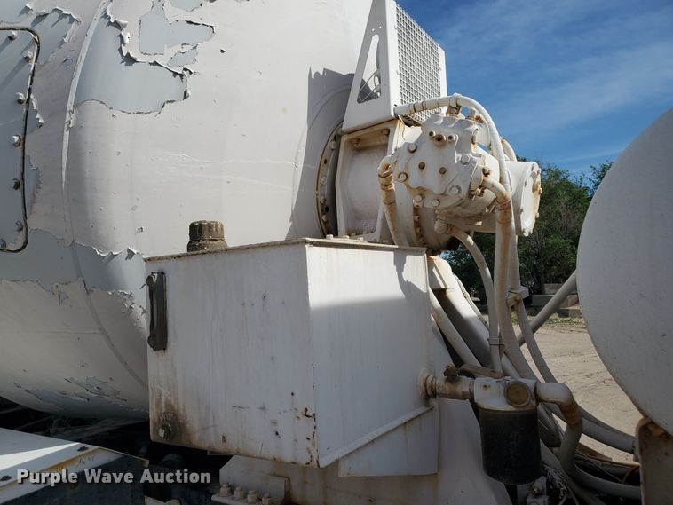 image for item GM9299 2003 Kenworth T800  ready mix truck