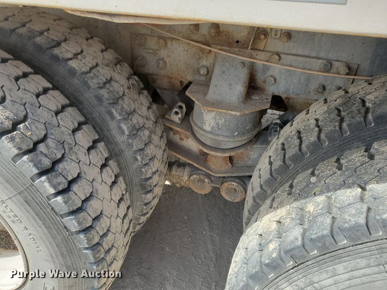 image for item GM9299 2003 Kenworth T800  ready mix truck