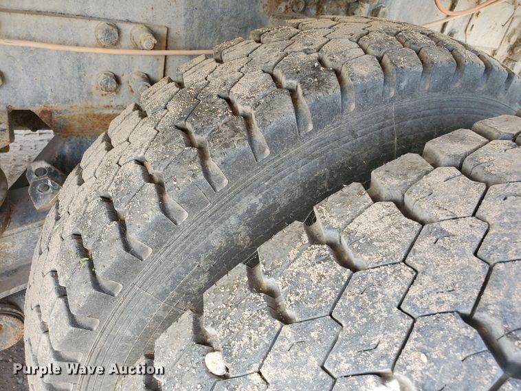 image for item GM9299 2003 Kenworth T800  ready mix truck