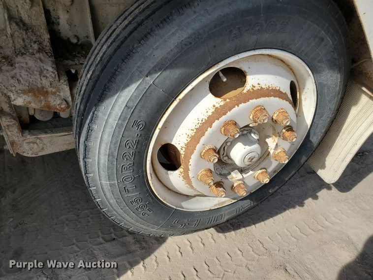 image for item GM9299 2003 Kenworth T800  ready mix truck