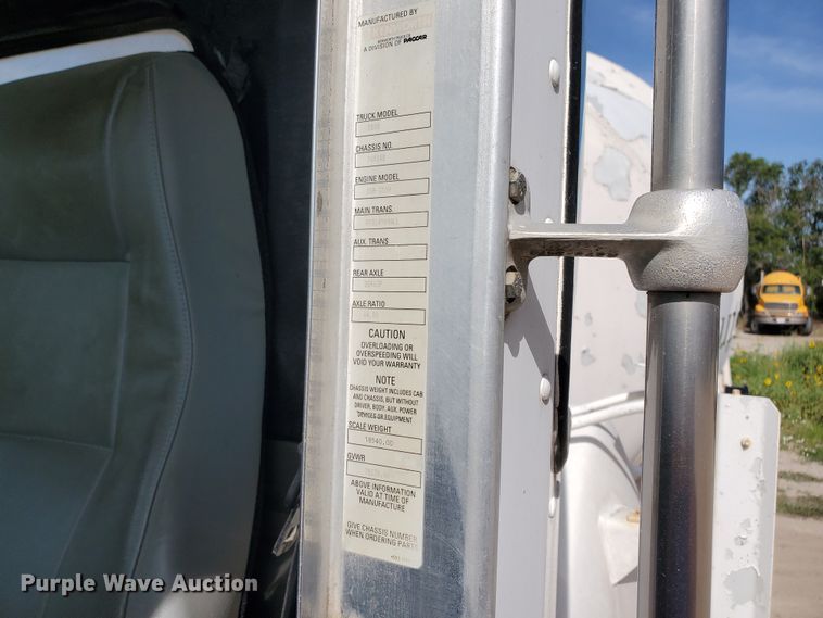 image for item GM9299 2003 Kenworth T800  ready mix truck