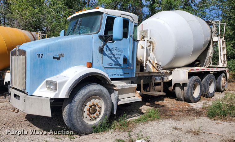 image for item GM9300 2000 Kenworth T800B  ready mix truck