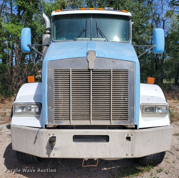 image for item GM9300 2000 Kenworth T800B  ready mix truck