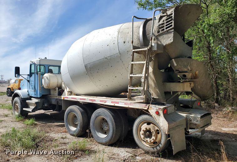 image for item GM9300 2000 Kenworth T800B  ready mix truck