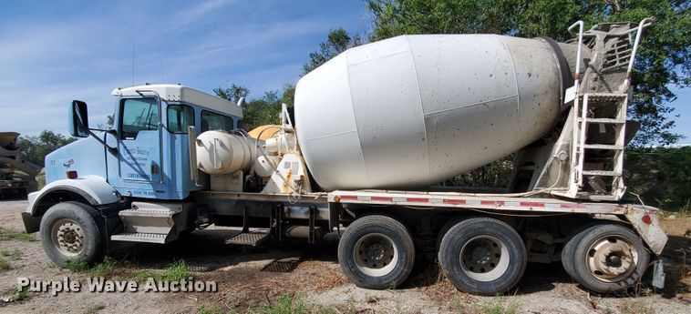 image for item GM9300 2000 Kenworth T800B  ready mix truck