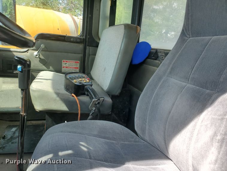 image for item GM9300 2000 Kenworth T800B  ready mix truck