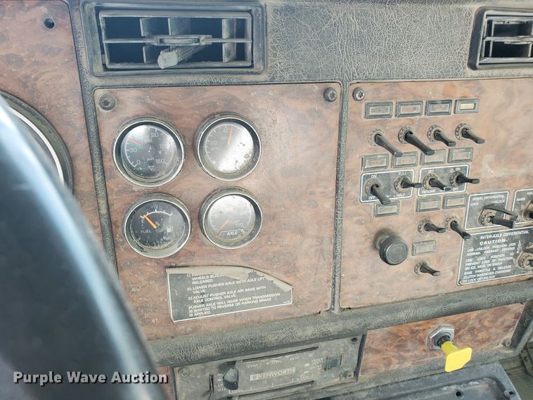 image for item GM9300 2000 Kenworth T800B  ready mix truck