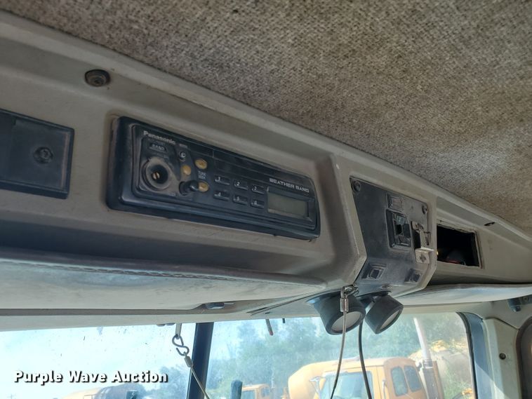 image for item GM9300 2000 Kenworth T800B  ready mix truck