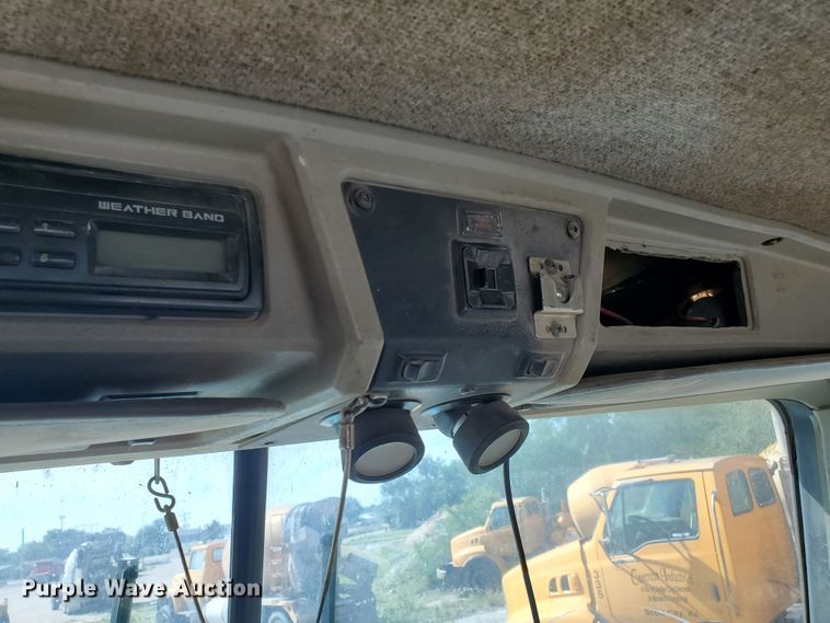 image for item GM9300 2000 Kenworth T800B  ready mix truck