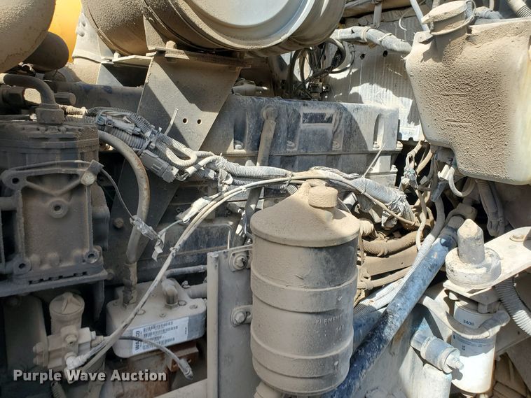 image for item GM9300 2000 Kenworth T800B  ready mix truck