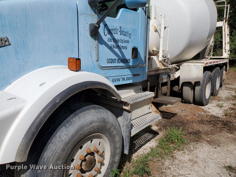 image for item GM9300 2000 Kenworth T800B  ready mix truck