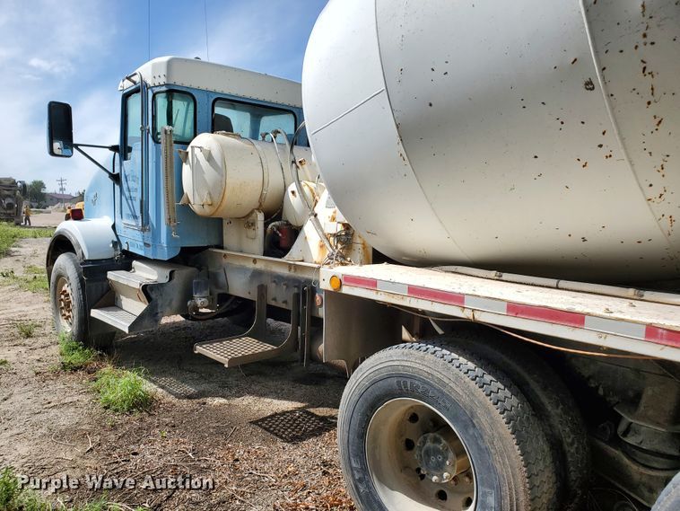 image for item GM9300 2000 Kenworth T800B  ready mix truck