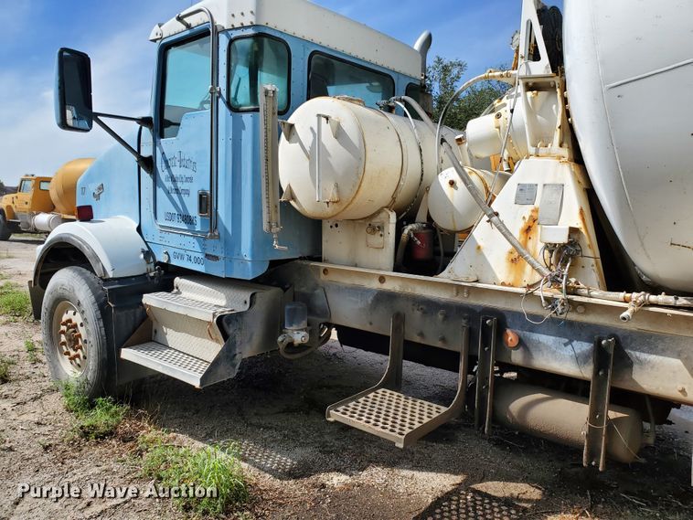 image for item GM9300 2000 Kenworth T800B  ready mix truck