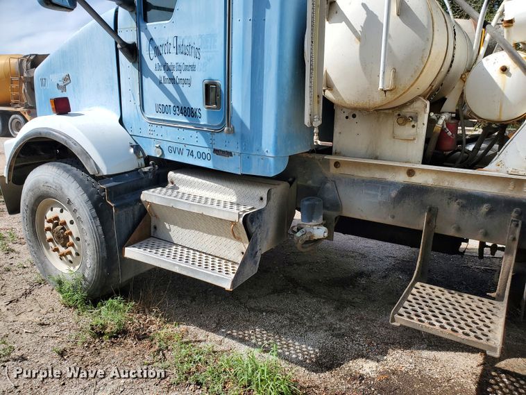 image for item GM9300 2000 Kenworth T800B  ready mix truck