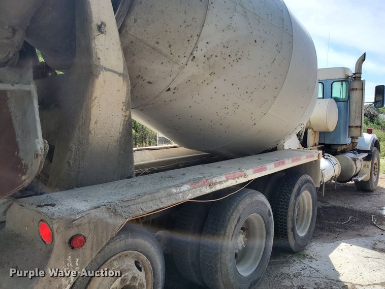 image for item GM9300 2000 Kenworth T800B  ready mix truck