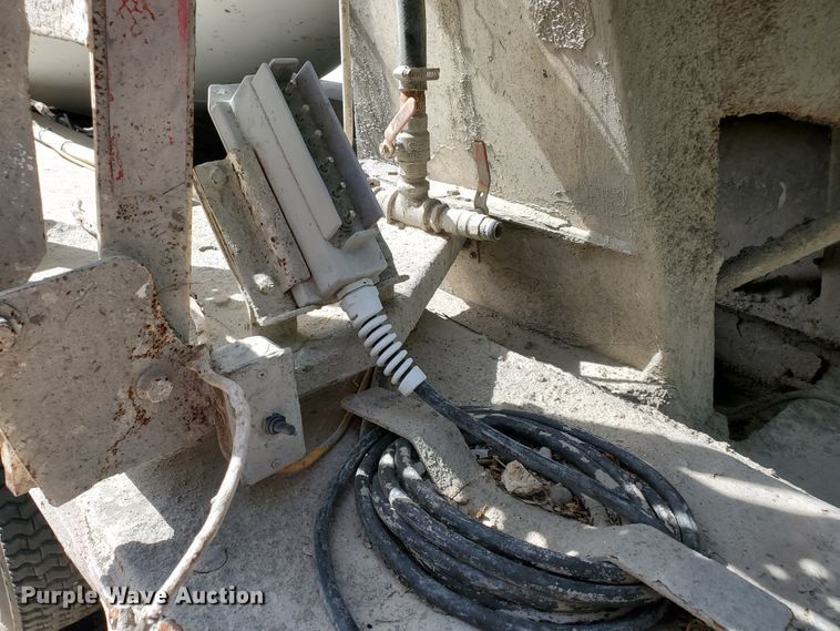 image for item GM9300 2000 Kenworth T800B  ready mix truck