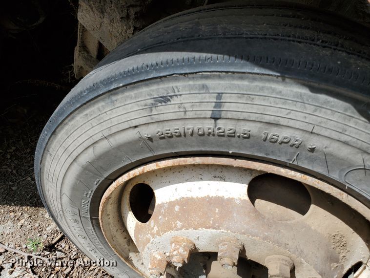 image for item GM9300 2000 Kenworth T800B  ready mix truck