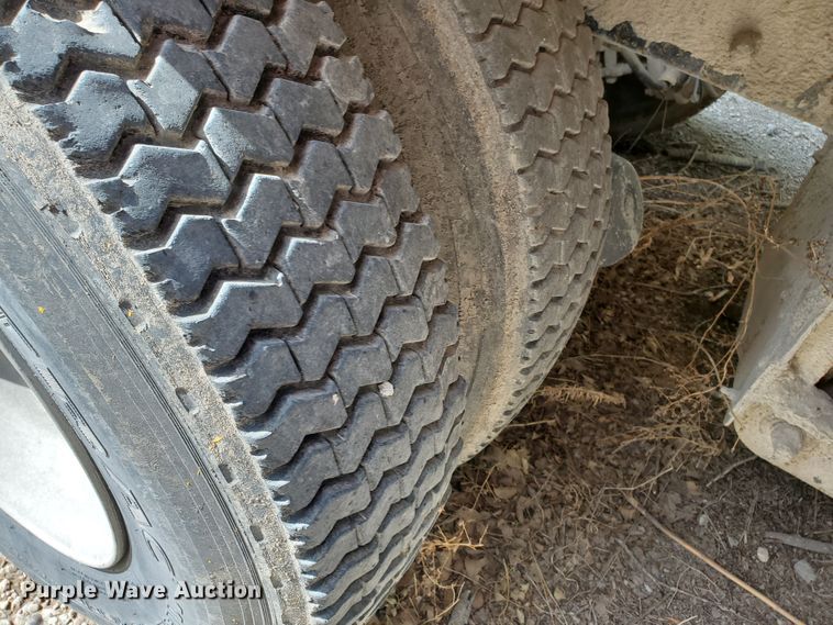 image for item GM9300 2000 Kenworth T800B  ready mix truck