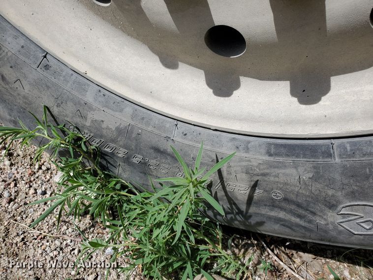 image for item GM9300 2000 Kenworth T800B  ready mix truck