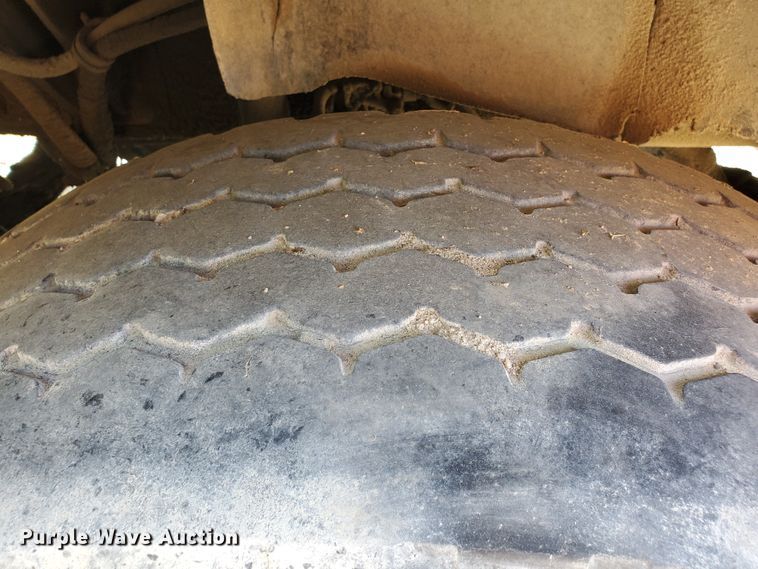 image for item GM9300 2000 Kenworth T800B  ready mix truck