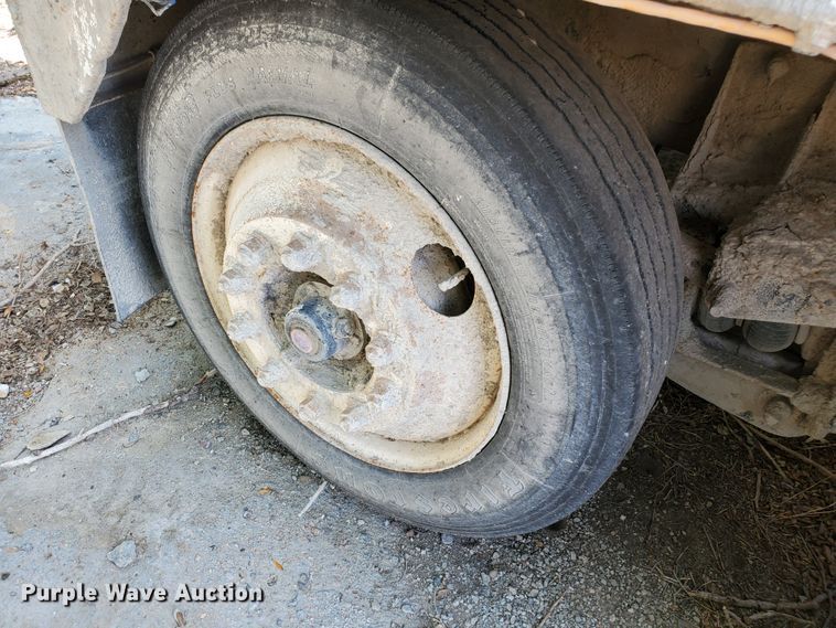 image for item GM9300 2000 Kenworth T800B  ready mix truck