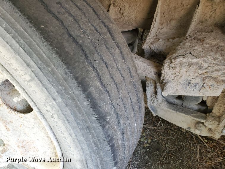 image for item GM9300 2000 Kenworth T800B  ready mix truck