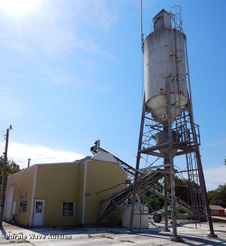 image for item GT9295 Stephens batch plant with steel shop building