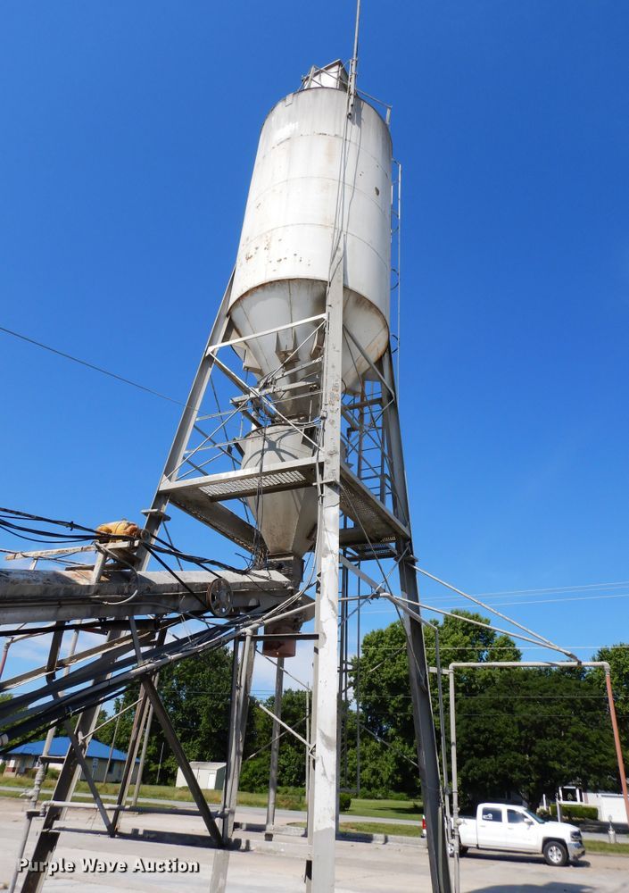 image for item GT9295 Stephens batch plant with steel shop building