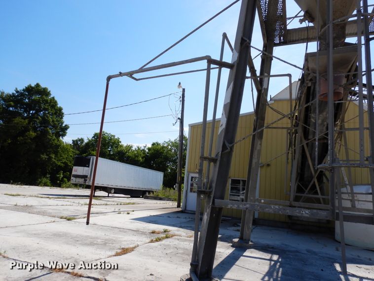 image for item GT9295 Stephens batch plant with steel shop building