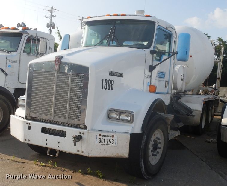 image for item GT9386 2001 Kenworth T800  ready mix truck